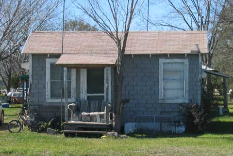 Houston House Buyers always use 100% cash to buy houses.